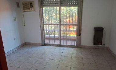 Departamento Tipo Casa en alquiler en Sarandi Oeste