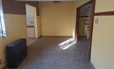 Departamento Tipo Casa en alquiler en Sarandi Oeste