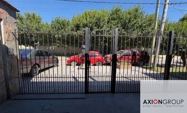 Casa en venta  de 2 Dormitorios c/ cochera en Berisso APTA BANCO