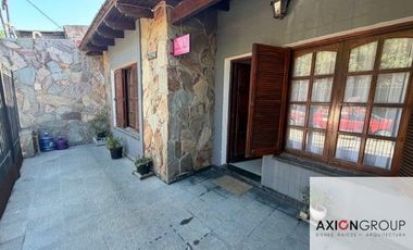 Casa en venta  de 2 Dormitorios c/ cochera en Berisso APTA BANCO