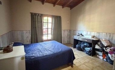 Casa en venta  de 2 Dormitorios c/ cochera en Berisso APTA BANCO