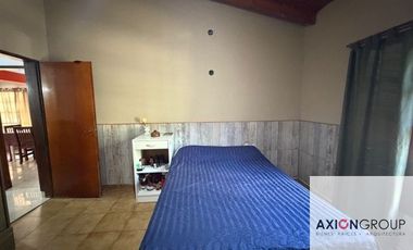 Casa en venta  de 2 Dormitorios c/ cochera en Berisso APTA BANCO