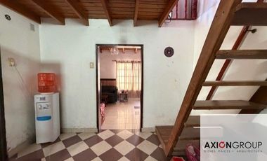 Casa en venta  de 2 Dormitorios c/ cochera en Berisso APTA BANCO