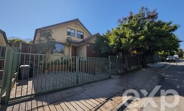 Casa en Venta en Camino del Claustro 6768