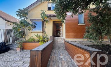 Casa en Venta en Camino del Claustro 6768