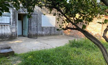 Casa de 2 dormitorios cochera patio en  Recreo Sur