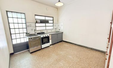 CASA DE DOS DORMITORIOS VENTA OPORTUNIDAD DE INVERSION CENTRO ROSARIO