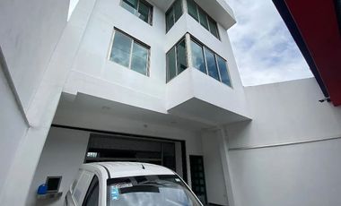 DEPARTAMENTO SEMI AMUEBLADO EN RENTA UBICACIÓN CÉNTRICA EN COL. BALAUSTRADAS QRO