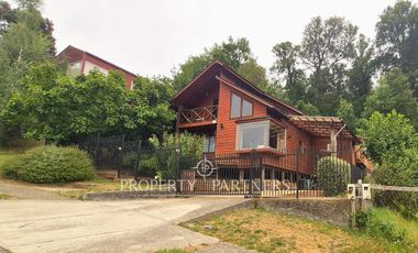 Hermosa Casa en Exclusivo Sector de Isla Teja