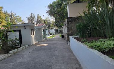 Residencia en Venta en Rancho Contento, Terreno 2,587 m²