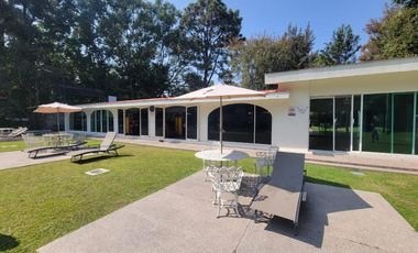 Residencia en Venta en Rancho Contento, Terreno 2,587 m²