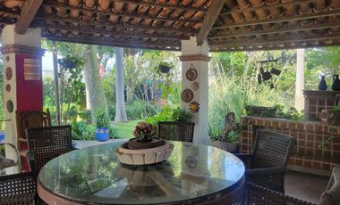 Residencia en Venta en Rancho Contento, Terreno 2,587 m²