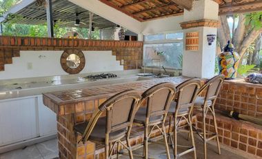 Residencia en Venta en Rancho Contento, Terreno 2,587 m²