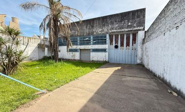 Galpón en venta de 360 m2 cubiertos y 967 m2 de terreno!!!!
