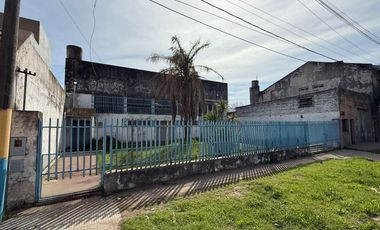 Galpón en venta de 360 m2 cubiertos y 967 m2 de terreno!!!!