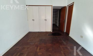 Casa en  calle 54 entre 8 y 9