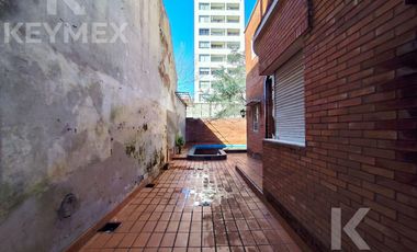 Casa en  calle 54 entre 8 y 9