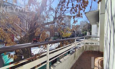 Casa en  calle 54 entre 8 y 9