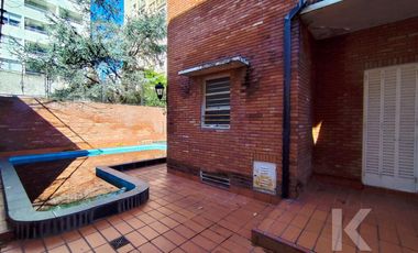 Casa en  calle 54 entre 8 y 9