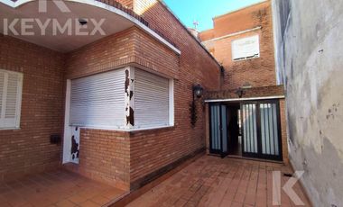 Casa en  calle 54 entre 8 y 9