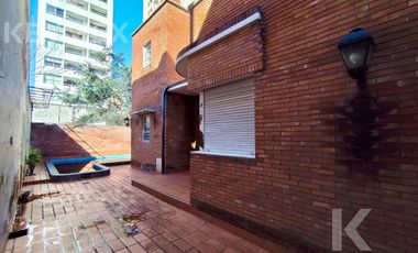 Casa en  calle 54 entre 8 y 9