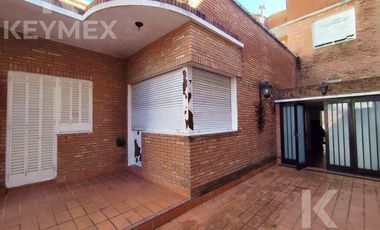 Casa en  calle 54 entre 8 y 9