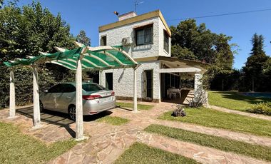 CASA EN VENTA TORTUGUITAS-LOTE 2100 M2- 4 AMBIENTES- 2 BAÑOS - PILETA-QUINCHO-PARRILLA.