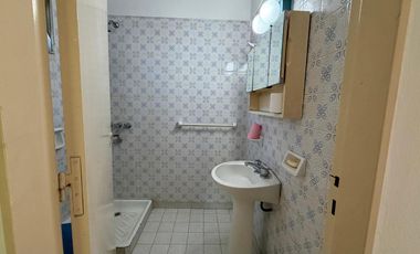 CASA EN VENTA TORTUGUITAS-LOTE 2100 M2- 4 AMBIENTES- 2 BAÑOS - PILETA-QUINCHO-PARRILLA.