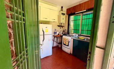 CASA EN VENTA TORTUGUITAS-LOTE 2100 M2- 4 AMBIENTES- 2 BAÑOS - PILETA-QUINCHO-PARRILLA.