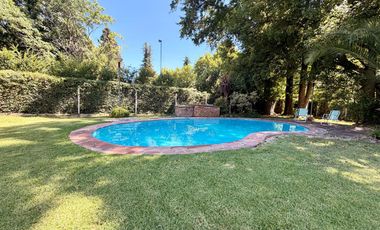 CASA EN VENTA TORTUGUITAS-LOTE 2100 M2- 4 AMBIENTES- 2 BAÑOS - PILETA-QUINCHO-PARRILLA.