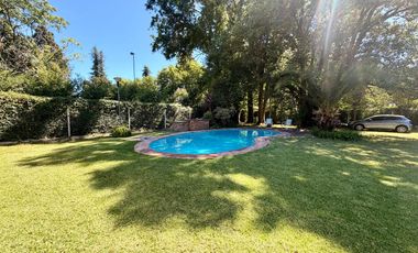 CASA EN VENTA TORTUGUITAS-LOTE 2100 M2- 4 AMBIENTES- 2 BAÑOS - PILETA-QUINCHO-PARRILLA.