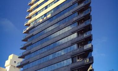 Local en venta en Boulevard Center con renta