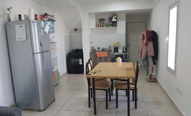 Departamento en dos plantas - 1 dormitorio CON COCHERA - Neuquén capital