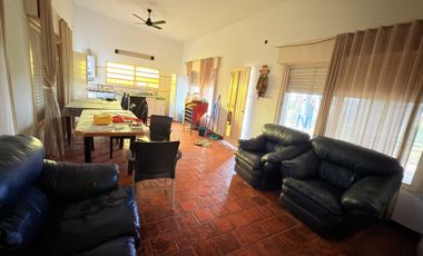 Venta/Permuta Casa Dos Dormitorios Piscina Jardin Parquizado. Playa Hermosa. Arroyo Seco