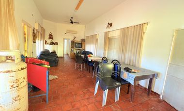 Venta/Permuta Casa Dos Dormitorios Piscina Jardin Parquizado. Playa Hermosa. Arroyo Seco