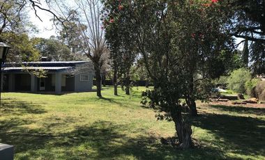 Venta/Permuta Casa Dos Dormitorios Piscina Jardin Parquizado. Playa Hermosa. Arroyo Seco