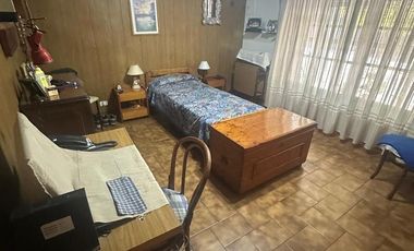 Casa con garage sobre Avenida en venta!!!