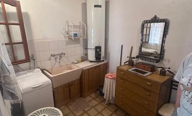 Casa con garage sobre Avenida en venta!!!