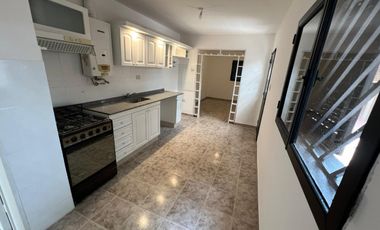 Alquiler- Casa - 3 Dormitorios - B° Inaudi