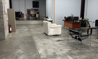 Venta Bodega a una cuadra de Calzada las Aguilas