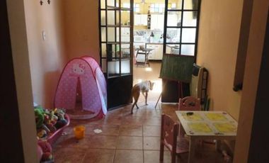 Chalet amplio 4 ambientes en Remedios de Escalada, acepta permuta.