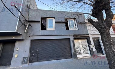 4 Locales + Casa + Deposito - Venta en  Bloque   475 m2