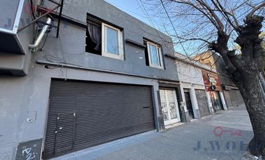 4 Locales + Casa + Deposito - Venta en  Bloque   475 m2