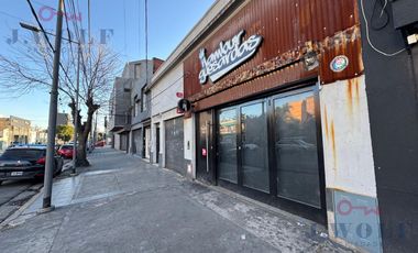 4 Locales + Casa + Deposito - Venta en  Bloque   475 m2