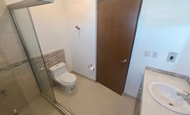 Departamento cerca de city center sin muebles de tres recámaras y dos baños