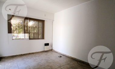 Disponibilidad Inmediata Casa 3 Ambientes en Alquiler en Ituzaingó - Parrilla, Pileta y Cochera desc