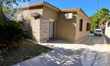 Disponibilidad Inmediata Casa 3 Ambientes en Alquiler en Ituzaingó - Parrilla, Pileta y Cochera desc