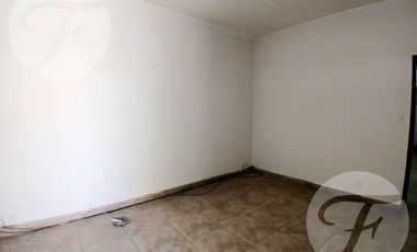 Disponibilidad Inmediata Casa 3 Ambientes en Alquiler en Ituzaingó - Parrilla, Pileta y Cochera desc