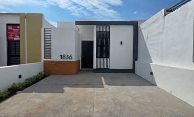 CASA EN VENTA 1 PLANTA, 2 RECÁMARAS, 2 BAÑOS, COCHERA PARA 2 AUTOS.