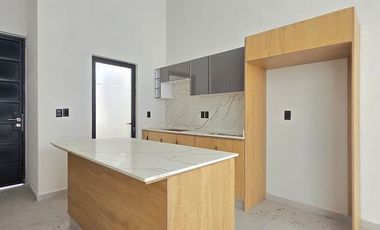 CASA EN VENTA 1 PLANTA, 2 RECÁMARAS, 2 BAÑOS, COCHERA PARA 2 AUTOS.